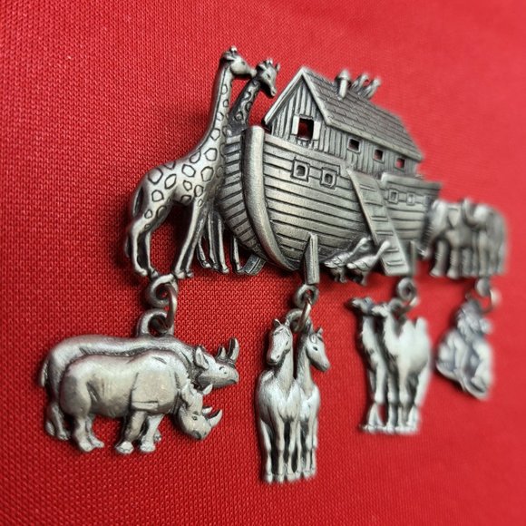 Vintage JJ Signed Brooch Pin Pewter Noahs Ark Dangling Animals Pairs Charms - Picture 8 of 12